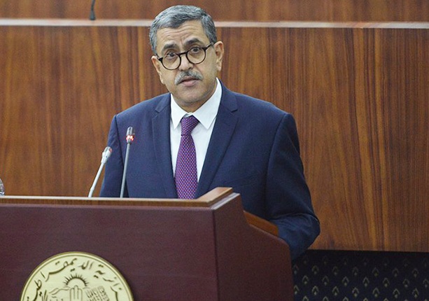 جراد: أشخاص لا يعيشون في الجزائر يحرضون على الخروج دون كمامة