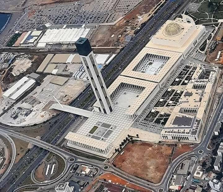 المسجد الأعظم .. الافتتاح مؤجل!