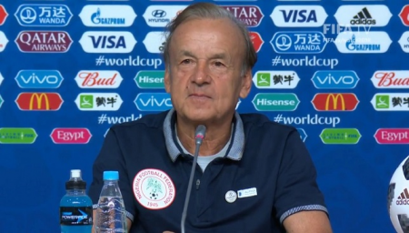 مدرب نيجيريا: الجزائر منتخب قوي ونأمل أن نتمكن من ايقافهم