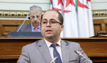 وزير البريد يدعو الإعلام إلى تنوير الرأي العام