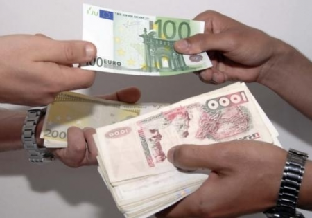 اليورو بـ20700 دج رغم غلق الحدود والرحلات الخارجية .