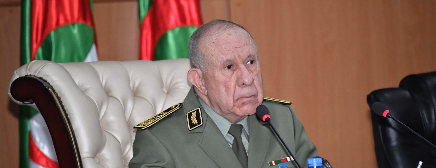 الفريق سعيد شنقريحة يترأس إجتماع عمل بمقر قيادة أركان الجيش