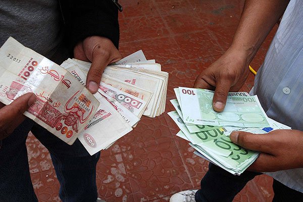أسعار اليورو و الدولار مقابل الدينار الجزائري اليوم الخميس 04 فيفري