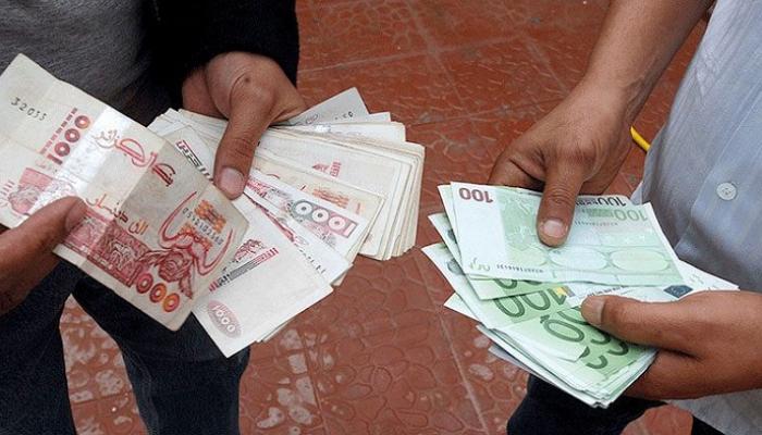 هذه هي أسعار الدولار واليورو في الجزائر اليوم الإثنين 1 مارس 2021