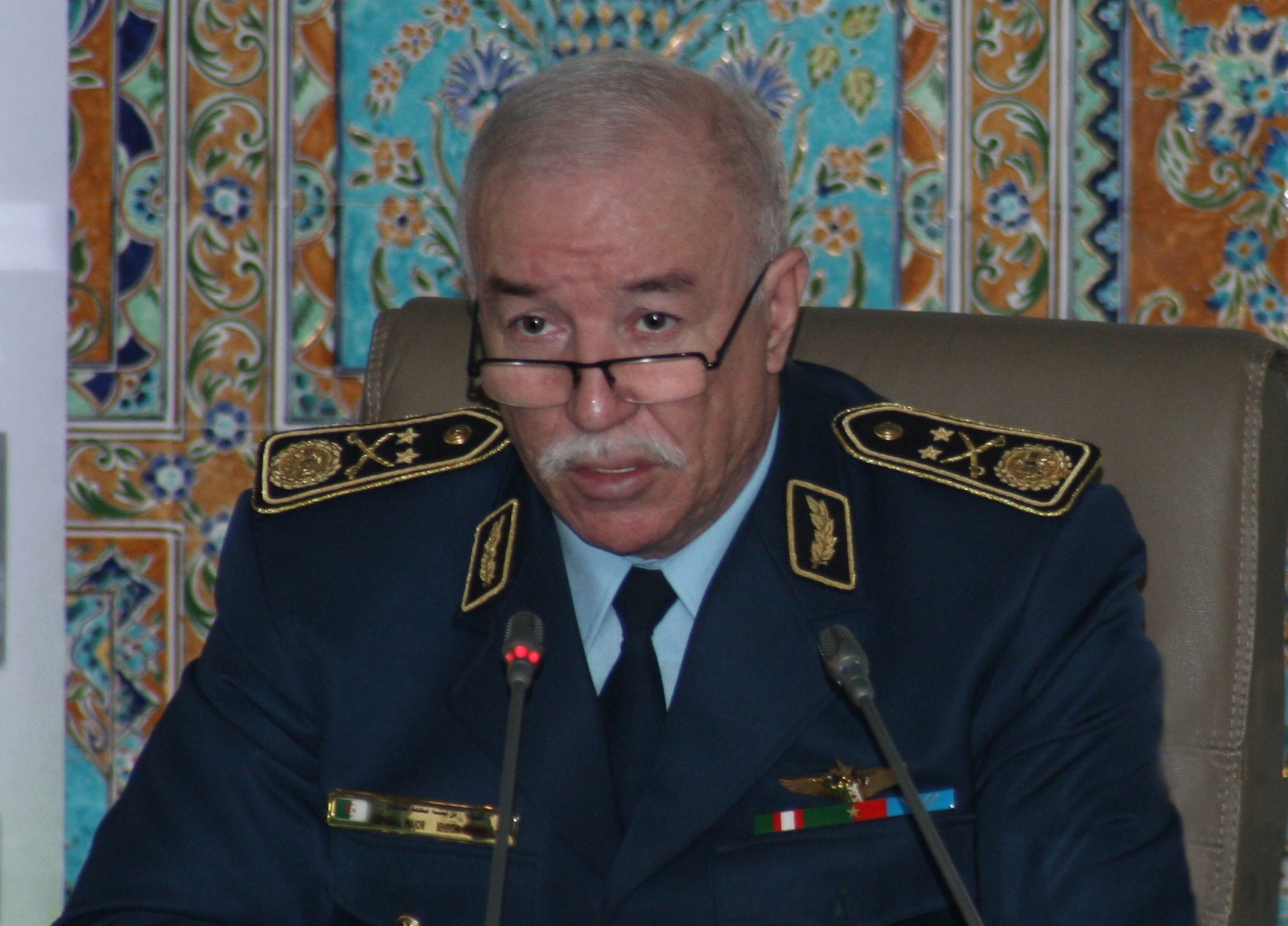من هو الأمين العام الجديد لوزارة الدفاع الوطني اللواء بن بيشة؟!