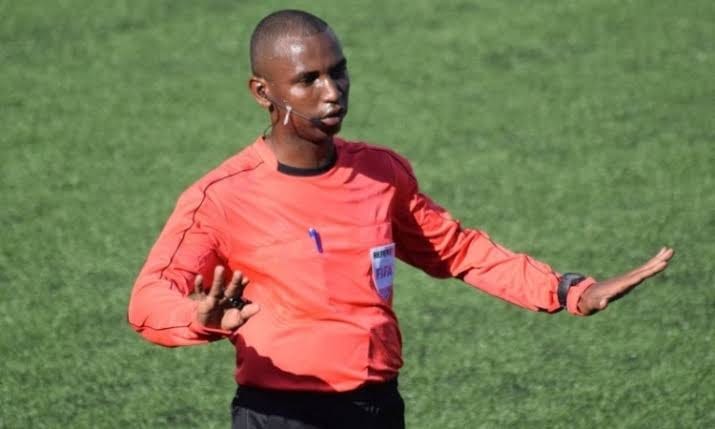 الكاف تنصف بلماضي وتعاقب حكم مباراة زامبيا بتوقيفه لمدة 3 أشهر
