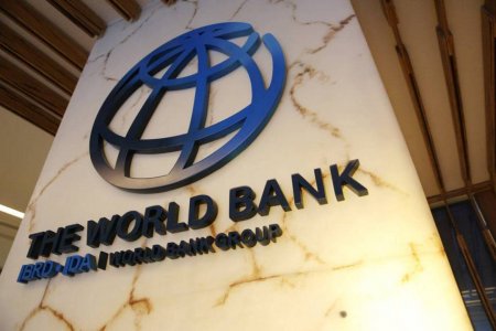البنك الدولي يطلق تحذيرا للدول المستوردة النفط بسبب الديون