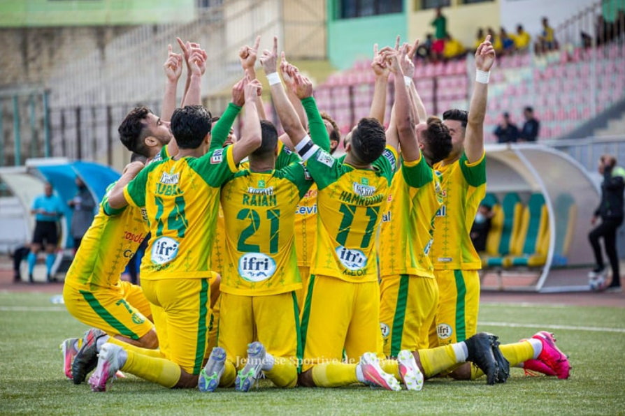 شبيبة القبائل تطيح بالقطن الكامروني وتقترب من التأهل إلى نهائي كأس الكاف