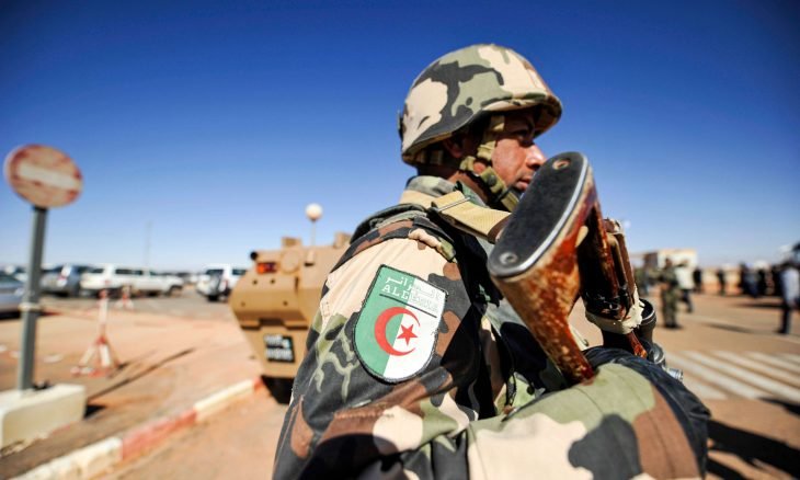 وزارة الدفاع الوطني : استشهاد جنديين و إصابة آخر بجروح طفيفة