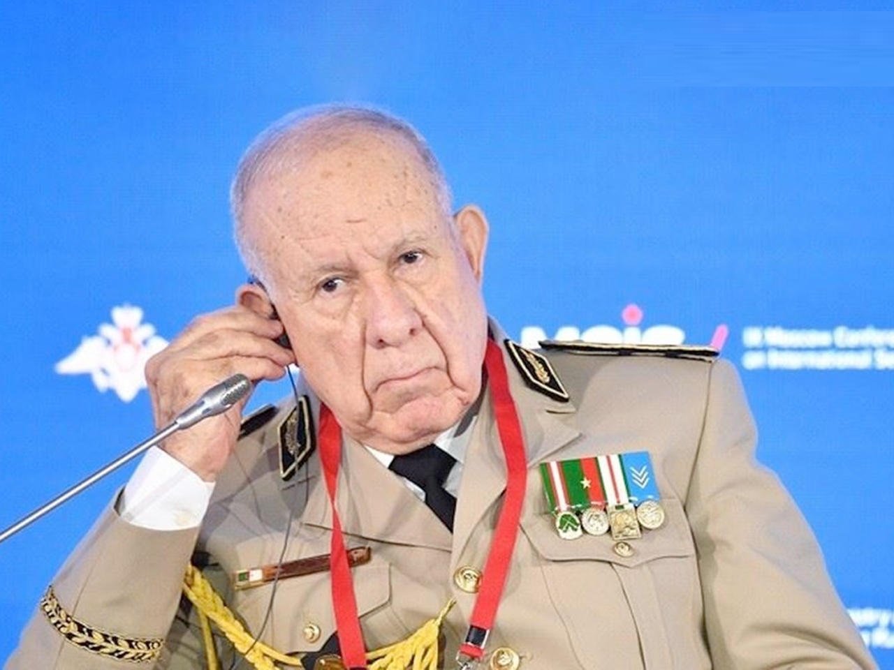 افتتاحية قوية لمجلة الجيش ضد المغرب ومناوراته العدائية الدنيئة