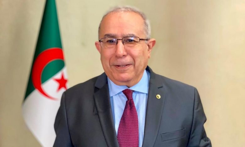 لعمامرة يشرع في زيارة عمل إلى موريتانيا