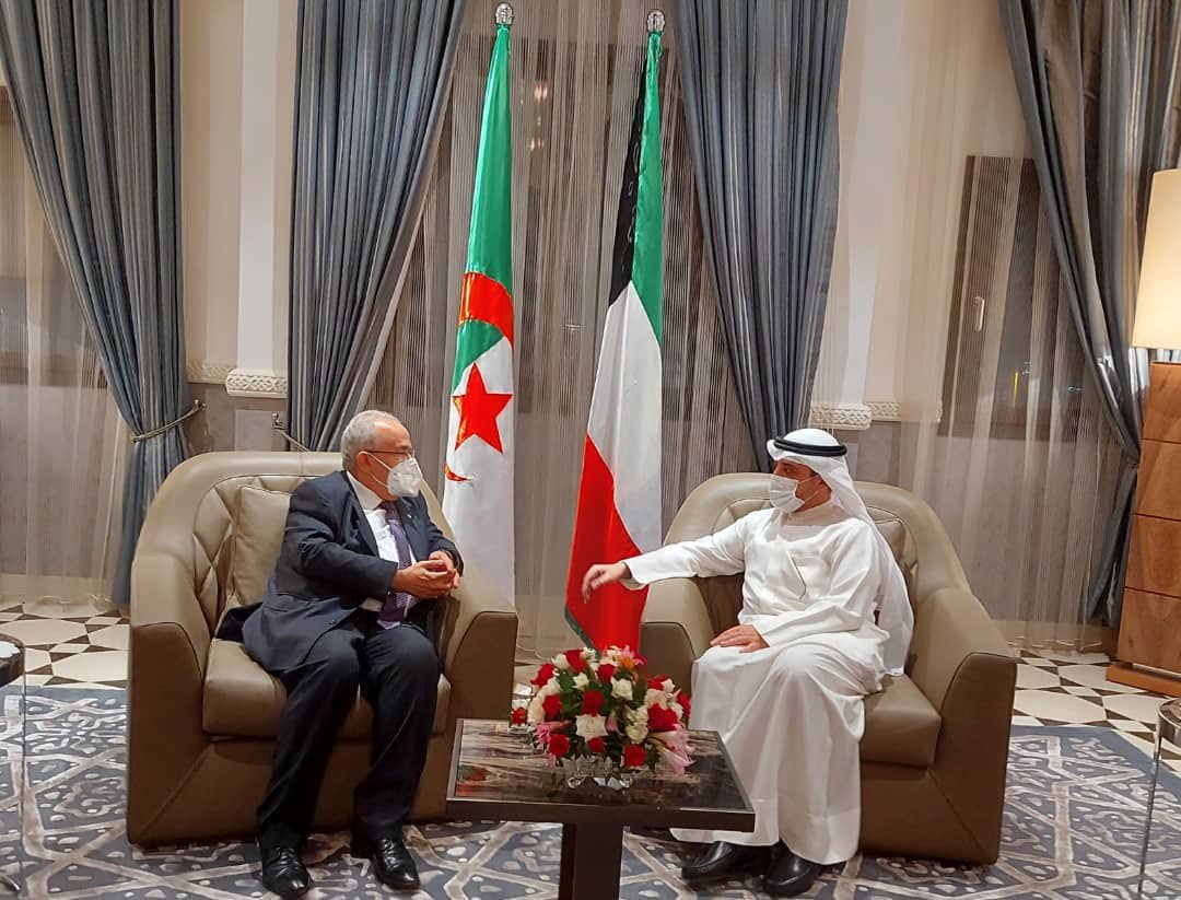 وزير الخارجية الكويتي يبدأ زيارة إلى الجزائر تدوم يومين