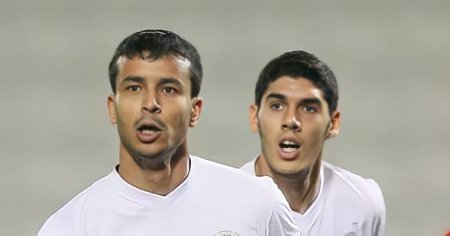 خوخي و بوضياف جزائريان بقميص منتخب قطر