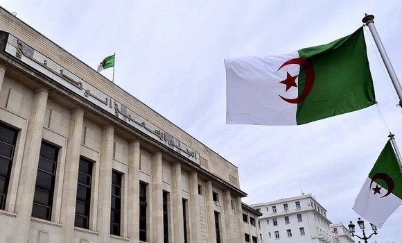 المجلس الشعبي الوطني يقرر تأجيل جميع أنشطته البرلمانية