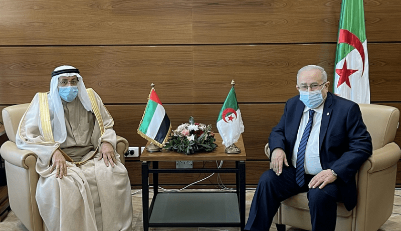 وزير الخارجية يتحادث مع سفيري الإمارات و مصر لدى الجزائر