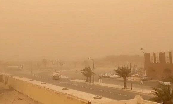 هبوب رياح قوية مرفوقة بتطاير الرمال على هذه الولايات