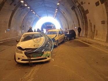 البليدة : إحتراق سيارة يتسبب في حادث اصطدام تسلسلي لــــ 6 سيارات