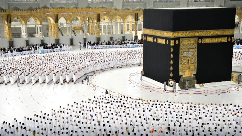 شجار بين معتمرين بالمسجد الحرام بسبب ملاسنات بين شخصين