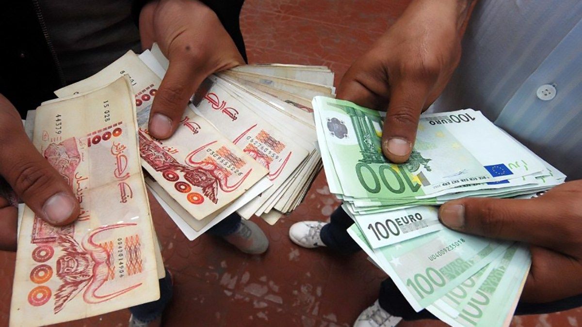 سعر اليورو يتراجع لدى بنك الجزائر وفي السكوار