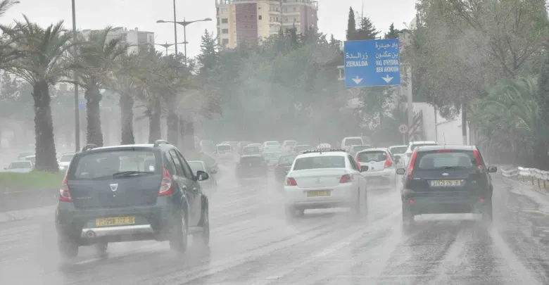 نشرية خاصة تحذر من تواصل تساقط الأمطار إلى غاية يوم الجمعة