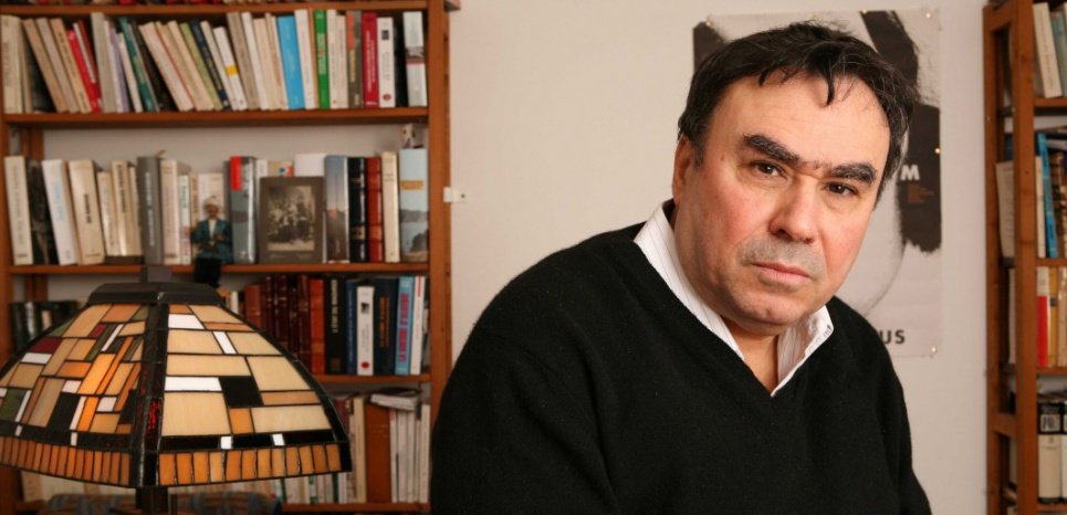المؤرخ الفرنسي بنجامين ستورا يزور الجزائر و يسلم رسالة خطية من ماكرون الى رئيس الجمهورية