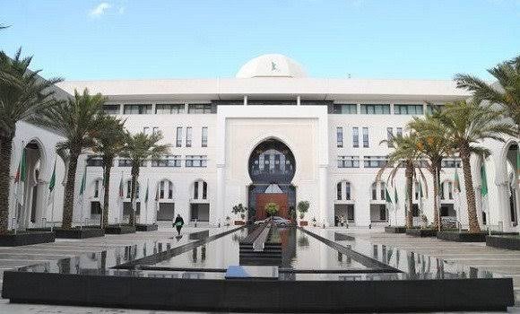 وزير شؤون خارجية لوكسمبورغ يحل بالجزائر