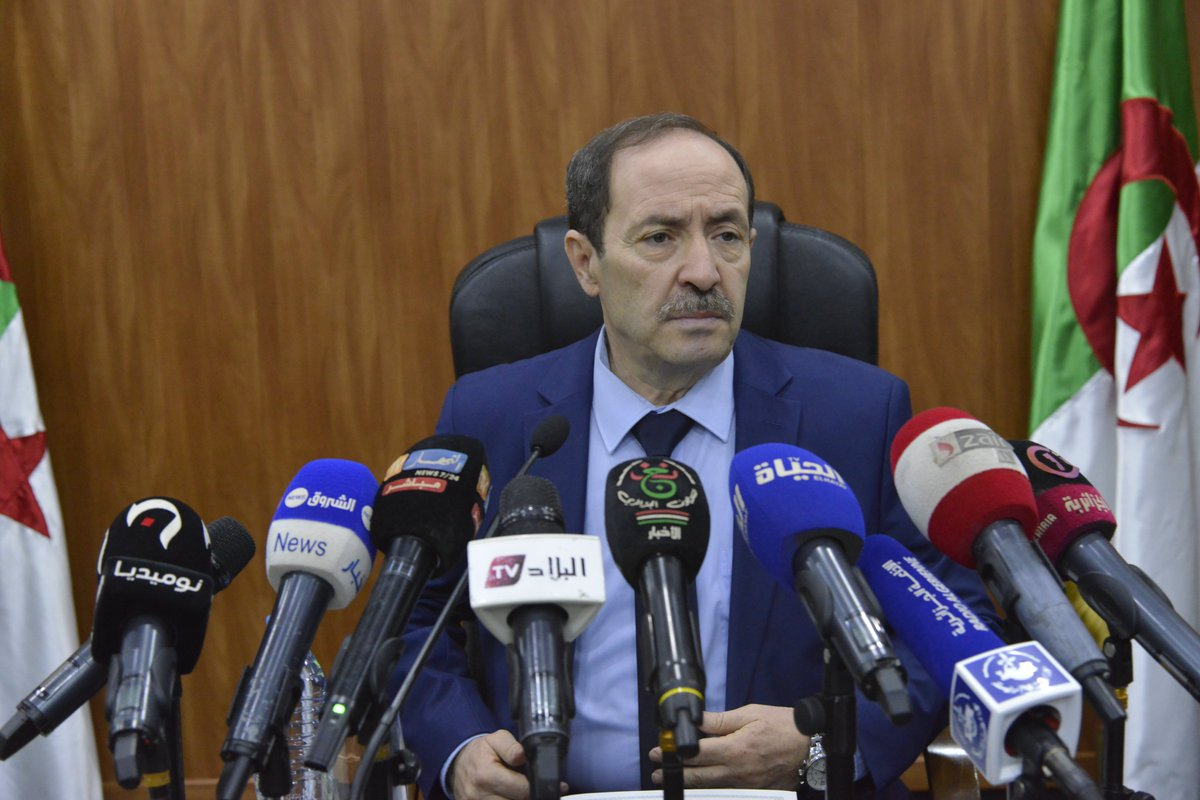 بلعابد: كل أساتذة الإنجليزية يتوفرون على المستوى الأكاديمي وتكوينهم متواصل