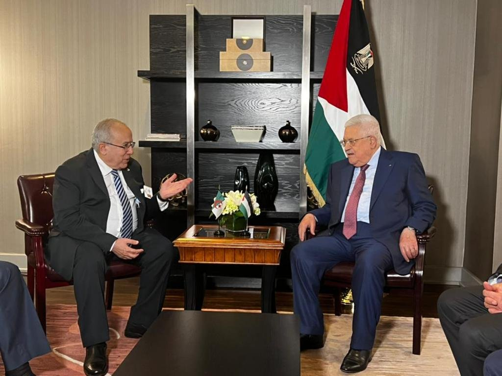 لعمامرة يلتقي بالرئيس الفلسطيني