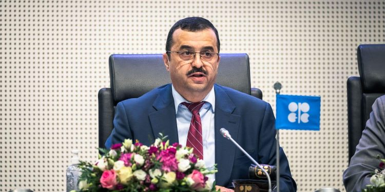 وزير الطاقة يشارك في اجتماع الأوبك بفيينا
