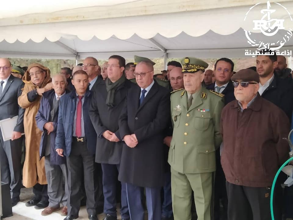 جثمان العميد المتقاعد محمد بتشين يوارى الثرى بمقبرة الشهداء بقسنطينة