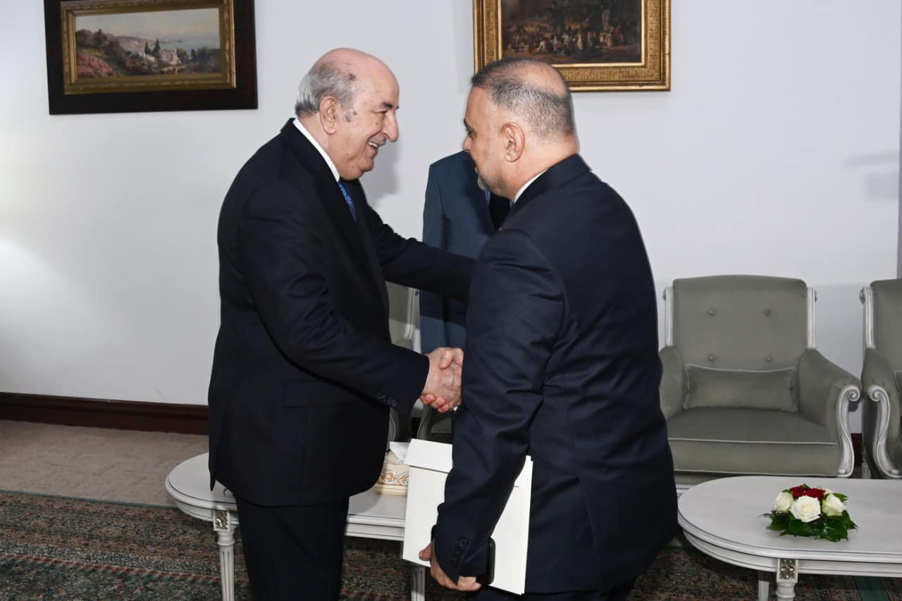 رئيس الجمهورية عبد المجيد تبون يستقبل سفير دولة فلسطين بالجزائر فايز محمد أبو عيطة
