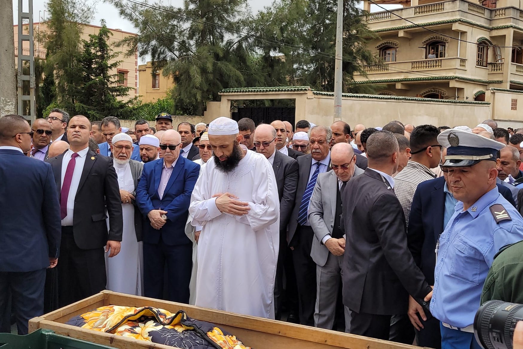 جثمان الشيخ العلامة آيت علجت يوارى الثرى بمقبرة بني مسوس بالجزائر العاصمة