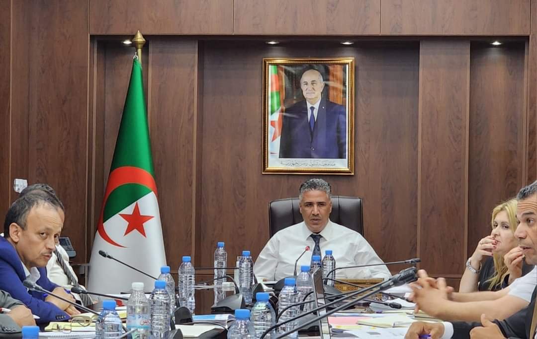 بلعريبي يسدي تعليمات صارمة بضرورة الإنتهاء من المراكز التجارية على مستوى أحياء عدل