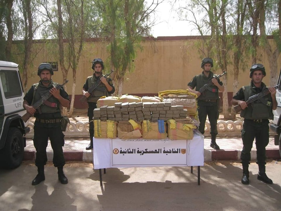 إحباط محاولة إدخال مايزيد عن قنطار و نصف من الكيف المعالج بالحدود مع المغرب
