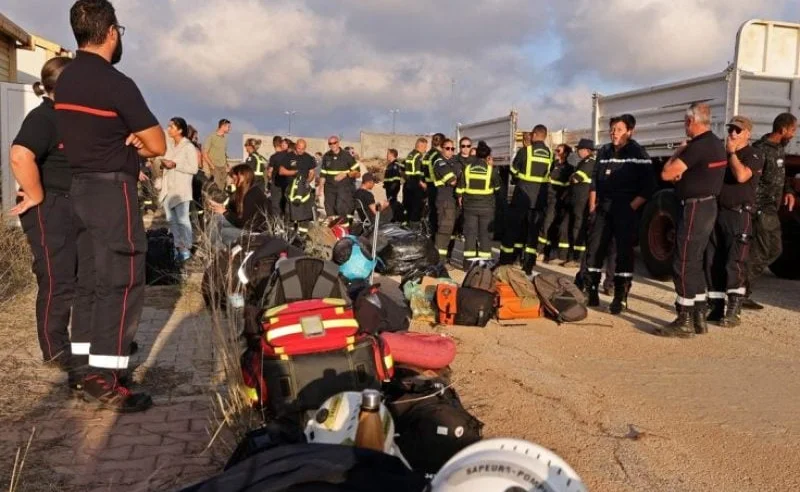 بعدما كانوا في طريقهم لإنتشال ضحايا الفيضانات ..فريق الإنقاذ اليوناني بليبيا يلقون حتفهم