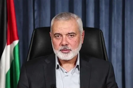 هنية يجري اتصالا هاتفيا مع المجاهدة الجزائرية جميلة بوحيرد