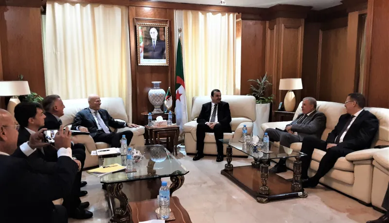 عرقاب يجري محادثات مع الرئيس التنفيذي لشركة إيني