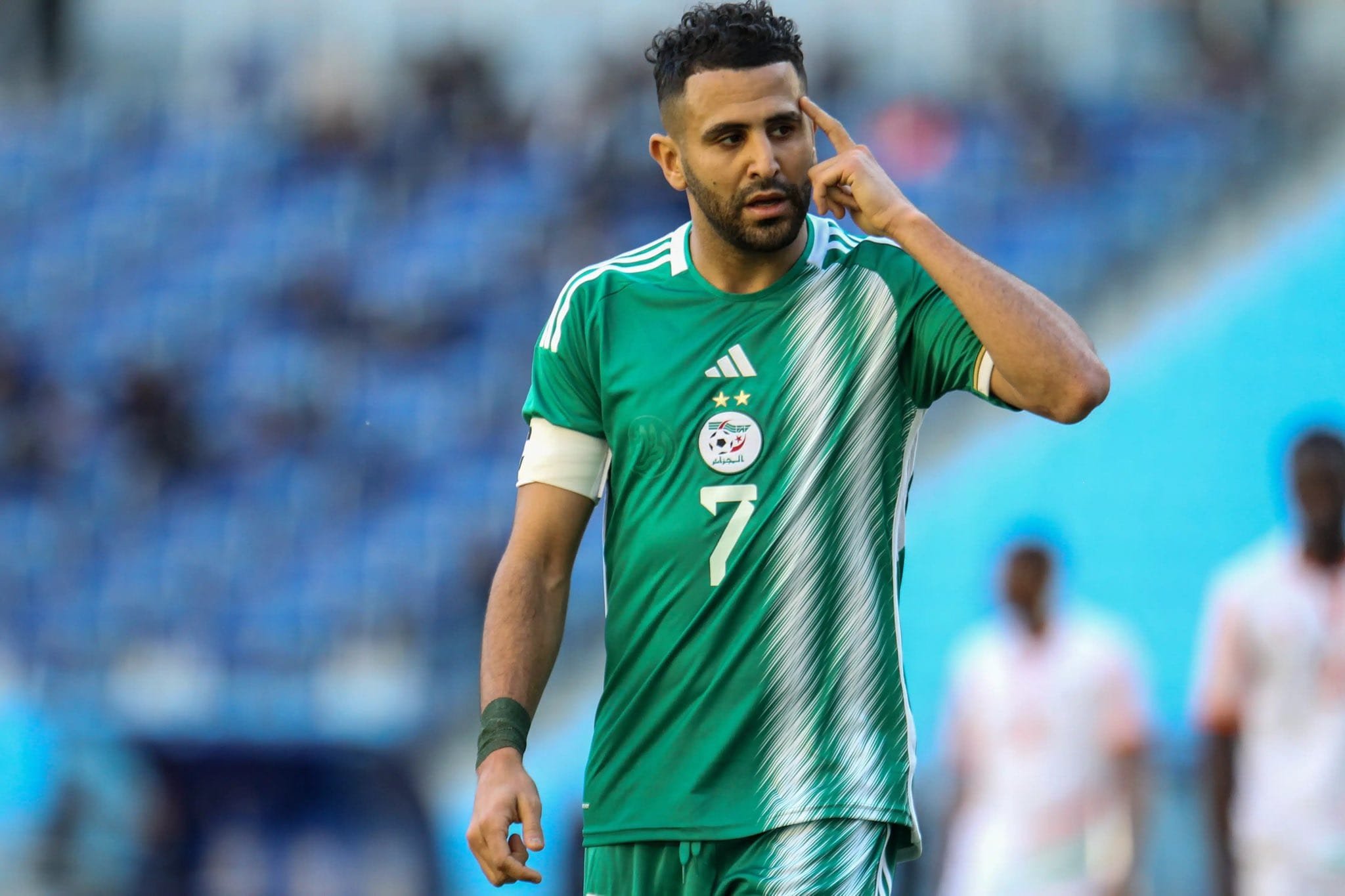 رياض محرز: نحن في أتم الجاهزية لمباراة الغد أمام المتخب المصري