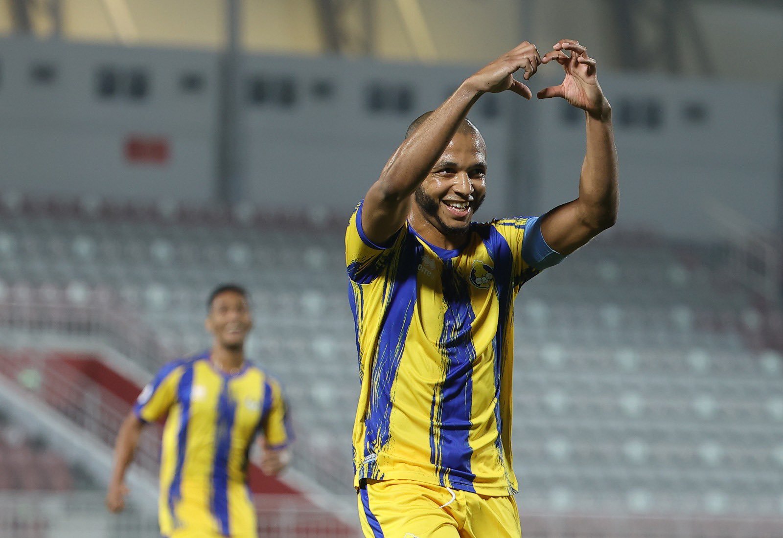 شاهد بالفيديو هدف براهيمي الذي جعله يفوز بجائزة أجمل هدف في الدوري القطري