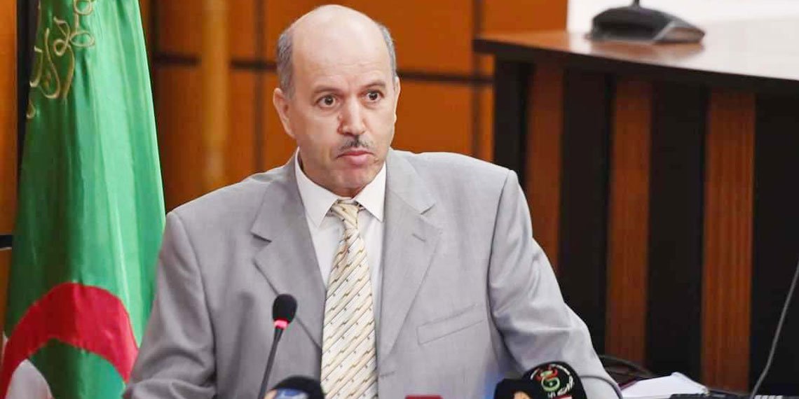 سايحي.. يجب أن نعيد النظر في مسألة عمل الطبيب المرجعي والطبيب العام