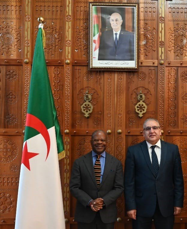 الأمين العام للخارجية الجزائرية يستقبل كاتب الدولة الأمريكي المكلف بالمكتب الدولي لمكافحة الاتجار بالمخدرات