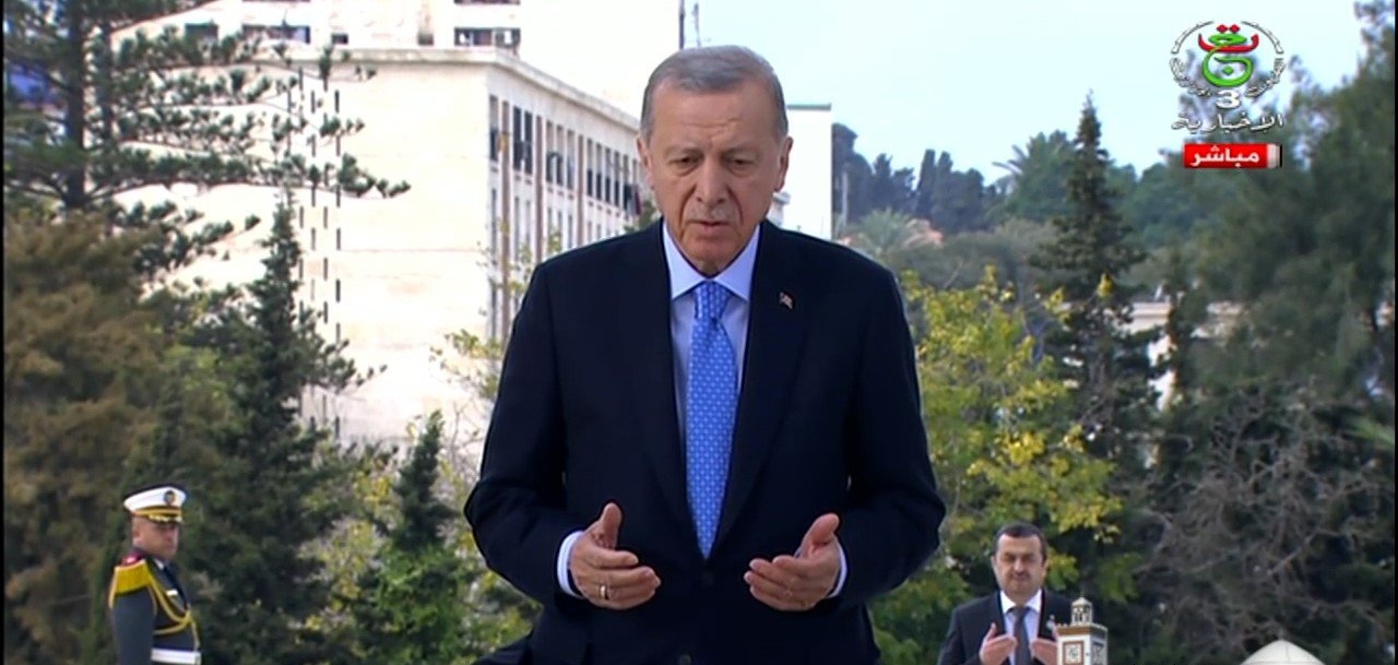 الرئيس التركي اردوغان يترحم بمقام الشهيد على ارواح الشهداء الثورة التحريرية المباركة