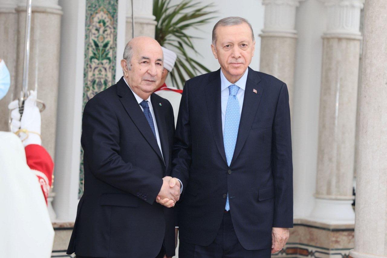 أردوغان يؤكد إرادة تركيا في تعزيز تعاونها مع الجزائر في مختلف المجالات