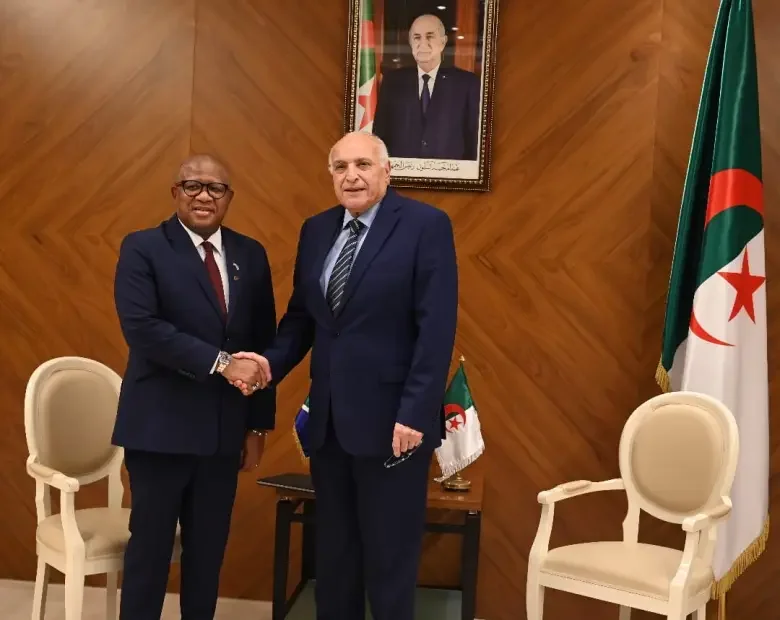 عطاف يستقبل الأمين العام لحزب المؤتمر الوطني الإفريقي لجمهورية جنوب افريقيا