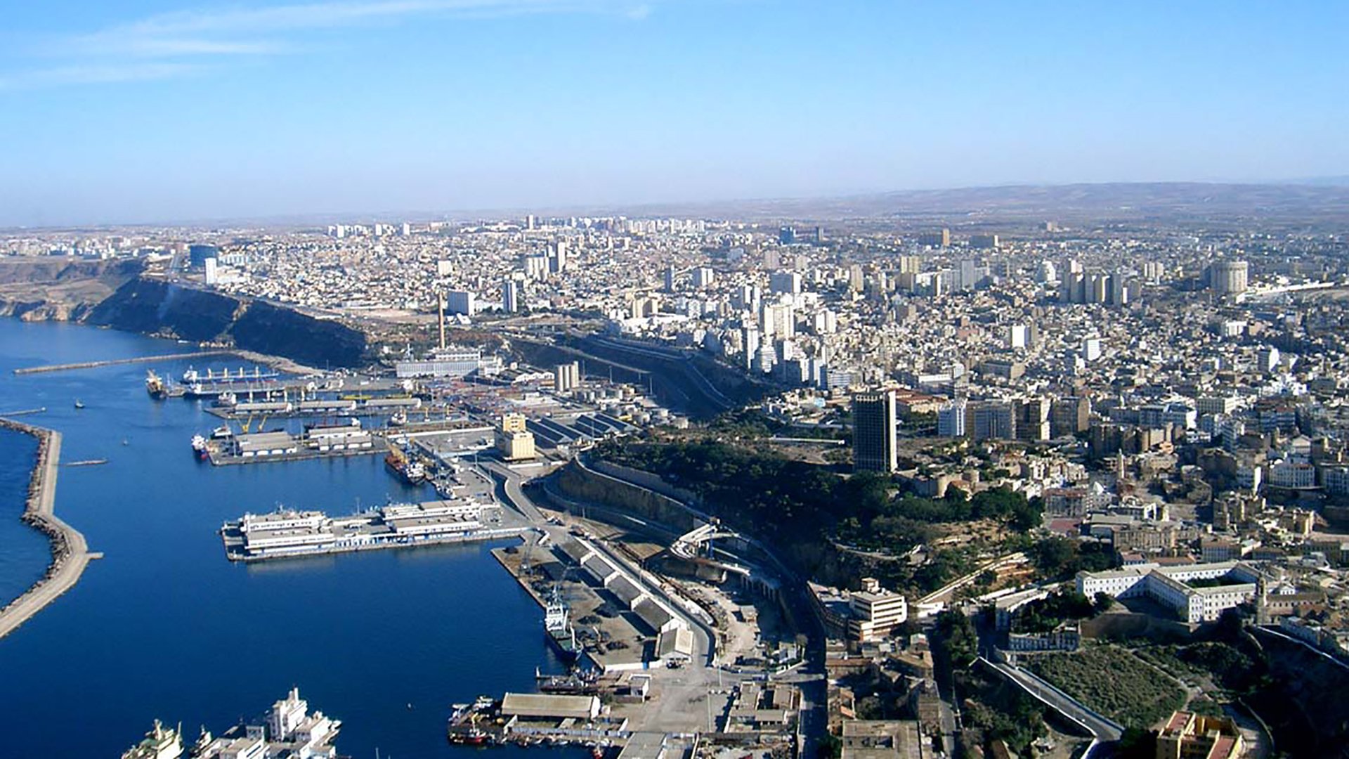 مدينة وهران تحتضن يومي الأحد والإثنين أشغال الندوة 10 رفيعة المستوى حول السلم والأمن في إفريقيا