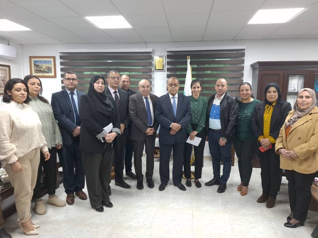 عون يطالب بزيادة إنتاج الأدوية الموجهة لعلاج الأمراض المزمنة