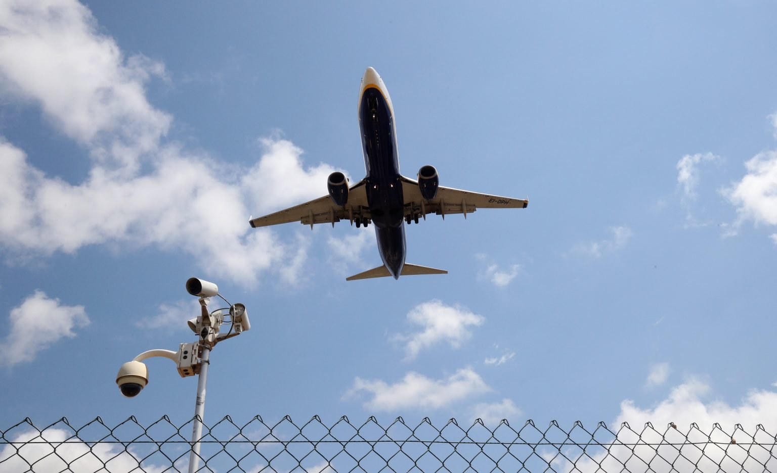 تعليق إستخدام طائرات بوينغ 737 ماكس 9 في أوروبا عقب حادث مرعب