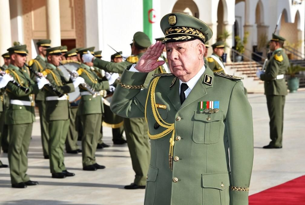 الفريق أول شنقريحة في زيارة عمل وتفقد إلى الناحية العسكرية الثانية بوهران