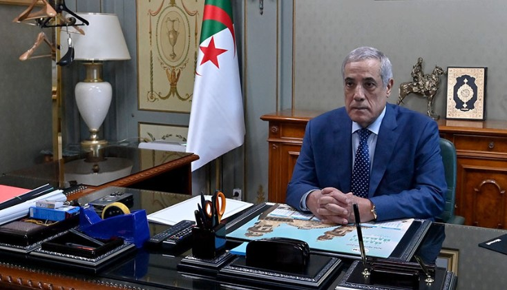 الوزير الأول يترأس إجتماعا للحكومة