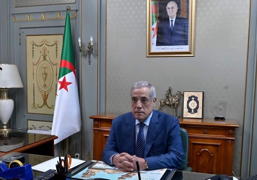 الوزير الأول نذير العرباوي يترأس اجتماعا للمجلس الأعلى لضبط الواردات